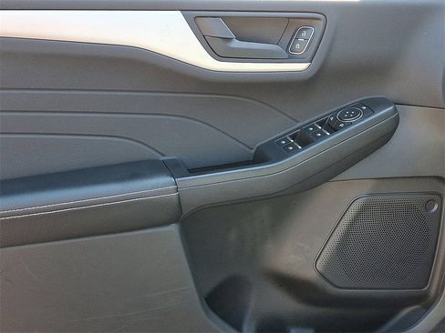 Certified 2022 Ford Escape SE w/ SE Sport Appearance Package image 12