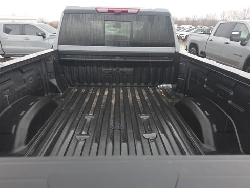 Used 2025 GMC Sierra 2500 AT4 w/ AT4 Premium Plus Package image 39