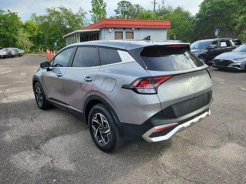 Used 2025 Kia Sportage LX FWD image 3