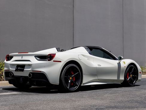 Used 2019 Ferrari 488 Spider RWD image 42