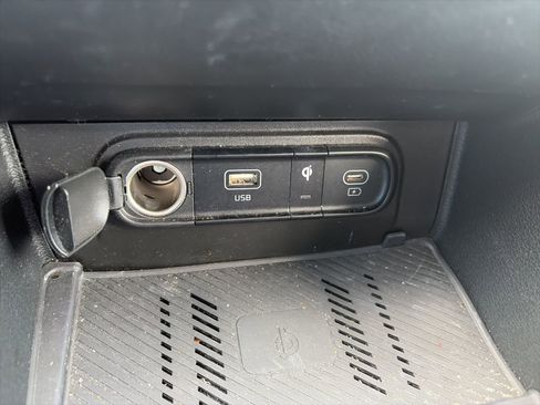 Used 2023 Kia Sportage EX image 19