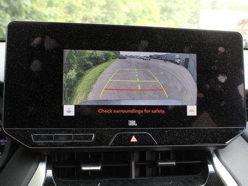 Used 2023 Toyota Venza XLE AWD/4WD image 14