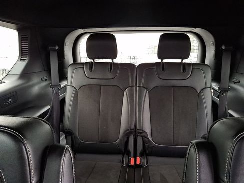 Used 2023 Jeep Grand Cherokee L Laredo image 12