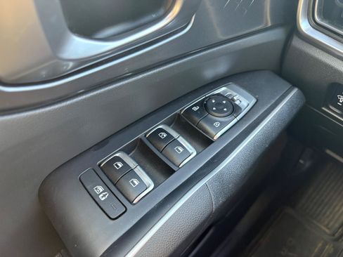 Used 2025 Kia Sorento S w/ Panoramic Sunroof Package FWD image 34