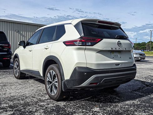 Used 2023 Nissan Rogue SV FWD image 4