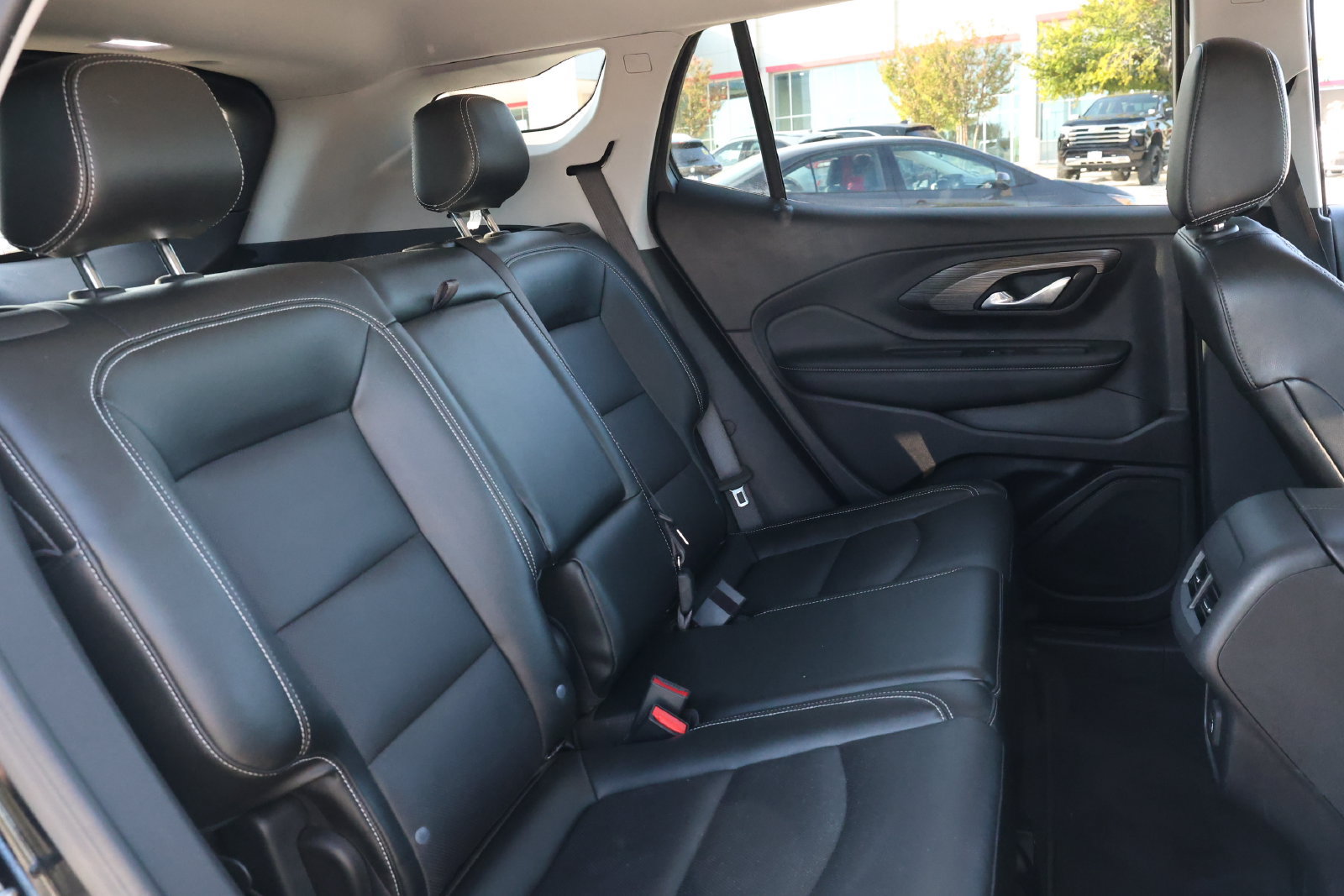 Used 2024 GMC Terrain SLT AWD/4WD image 31