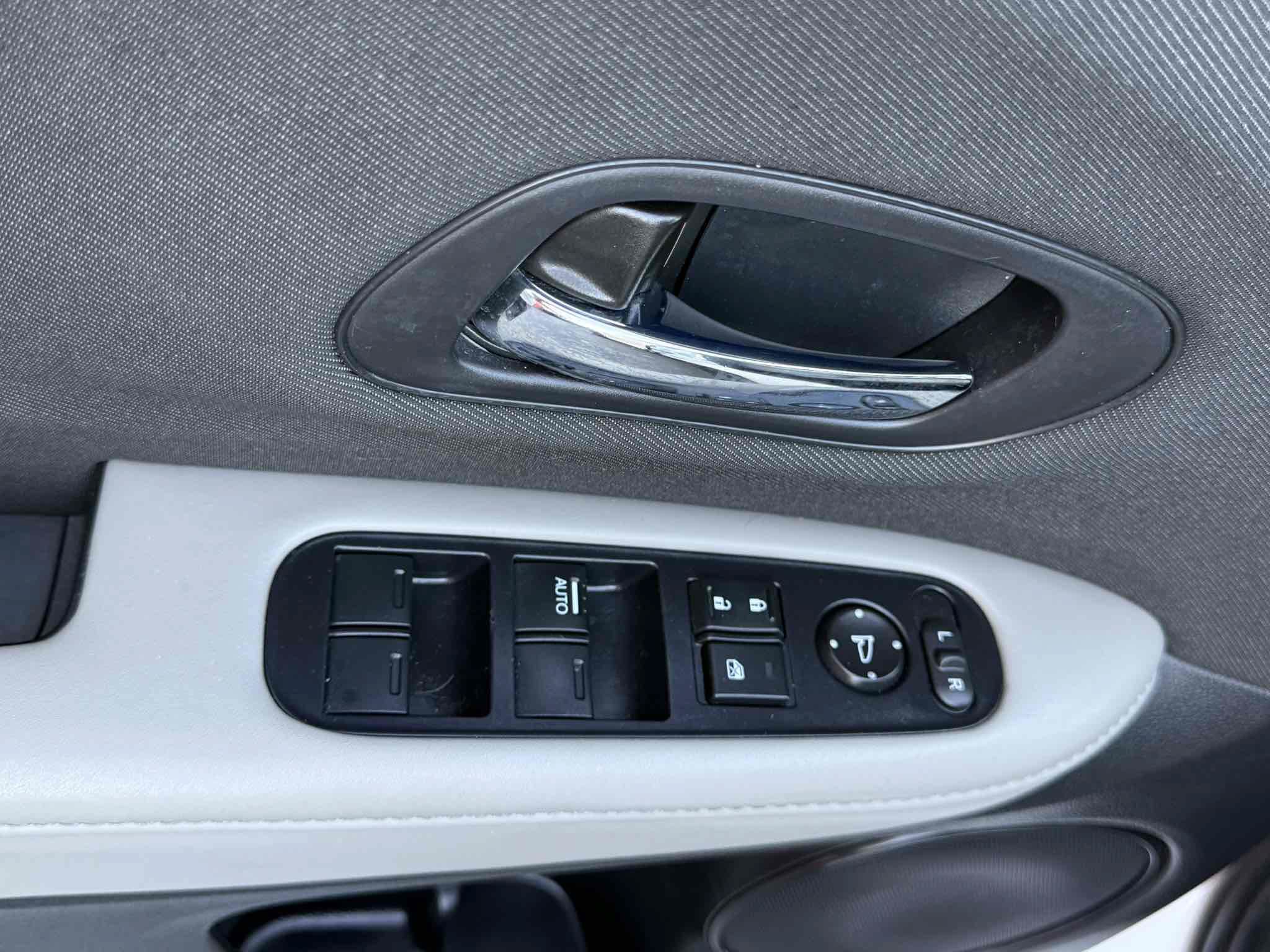 Used 2020 Honda HR-V LX image 88