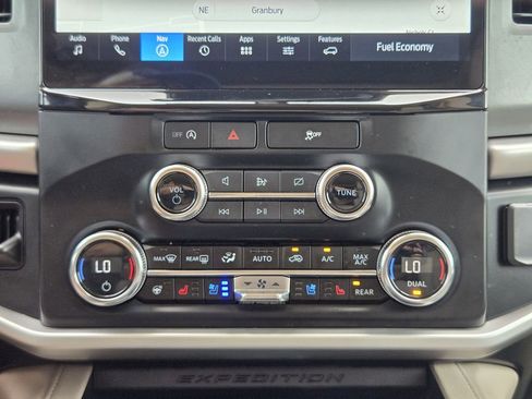 Used 2024 Ford Expedition XLT RWD image 17