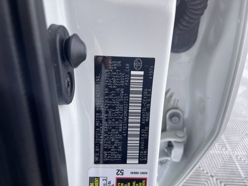 Used 2021 Toyota Camry SE FWD image 12