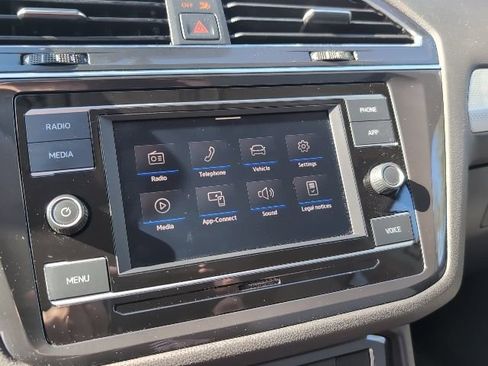 Used 2022 Volkswagen Tiguan S image 13