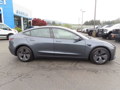 Used 2023 Tesla Model 3 Long Range AWD/4WD image 9