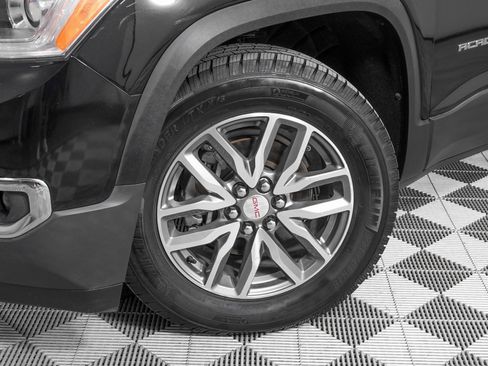 Used 2019 GMC Acadia SLE image 29