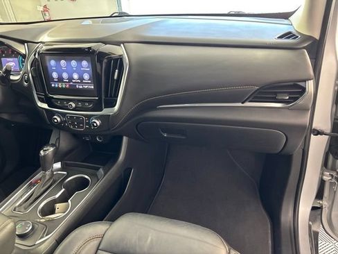 Used 2020 Chevrolet Traverse LT w/ LT Premium Package AWD/4WD image 31