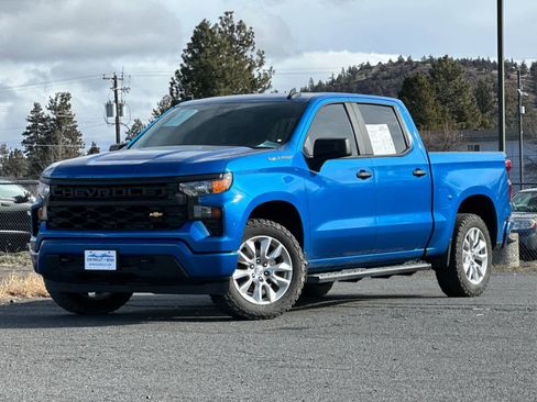Used 2023 Chevrolet Silverado 1500 Custom image 1