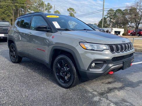 Used 2024 Jeep Compass Trailhawk image 1