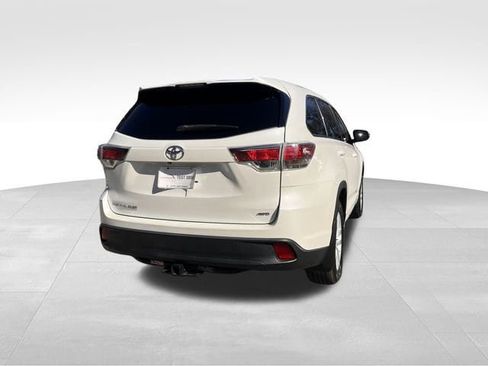 Used 2016 Toyota Highlander LE AWD/4WD image 5