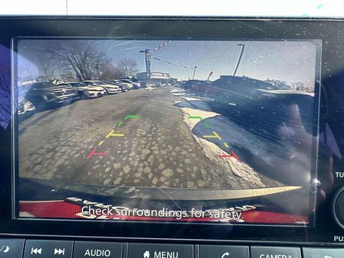 Used 2022 Nissan Rogue S AWD/4WD image 21