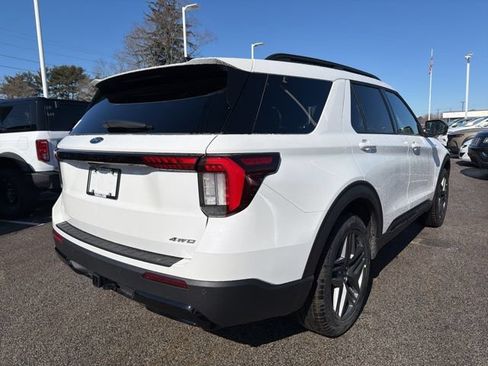 New 2026 Ford Explorer ST-Line w/ ST-Line Street Pack AWD/4WD image 3