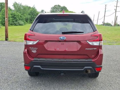 Used 2020 Subaru Forester Premium AWD/4WD image 5