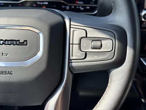 Used 2025 GMC Sierra 2500 Denali Ultimate AWD/4WD image 9