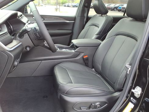 New 2026 Jeep Grand Cherokee L Limited AWD/4WD image 7