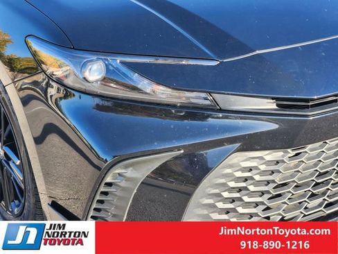 Used 2025 Toyota Camry SE image 10