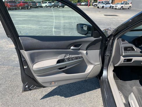 Used 2009 Honda Accord EX image 9