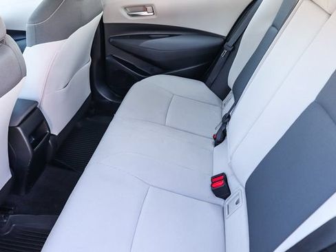 Used 2021 Toyota Corolla LE FWD image 19