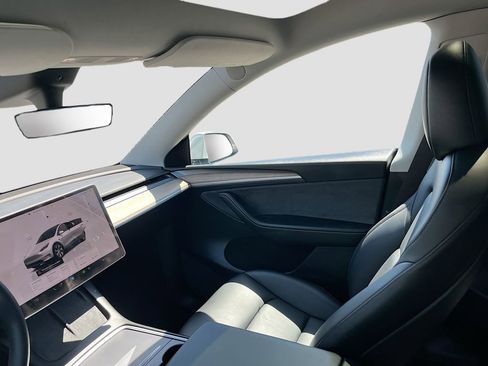 Used 2023 Tesla Model Y Long Range image 24