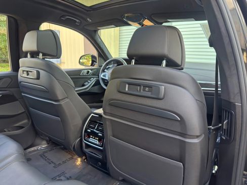 Used 2020 BMW X7 xDrive40i w/ M Sport Package AWD/4WD image 41