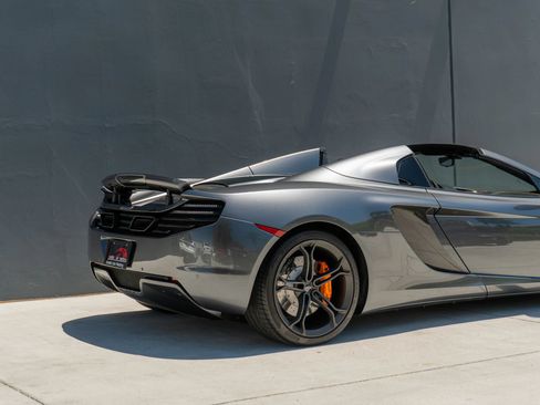 Used 2014 McLaren MP4-12C Spider RWD image 40