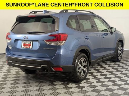 Used 2023 Subaru Forester Premium AWD/4WD image 7