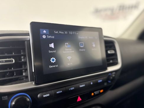 Used 2023 Hyundai Venue SEL w/ Cargo Package FWD image 24
