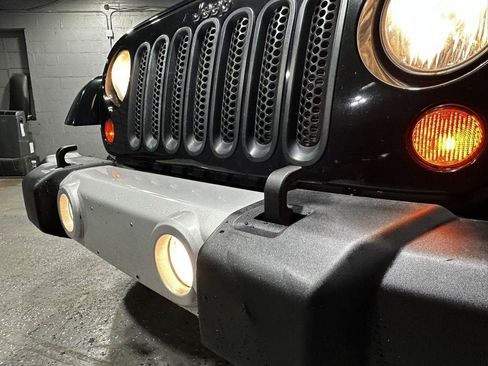 Used 2012 Jeep Wrangler Unlimited Sahara w/ Dual Top Group AWD/4WD image 44