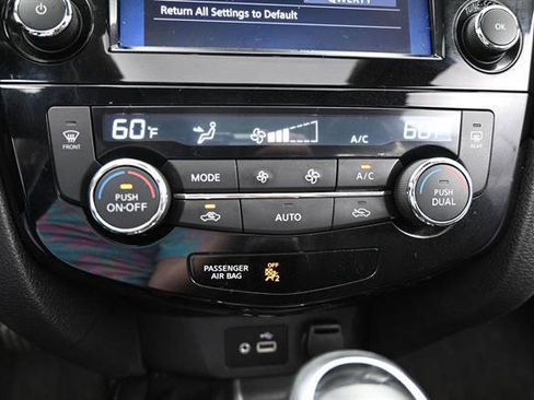 Used 2020 Nissan Rogue SL w/ Premium Package FWD image 13