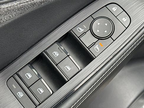 Certified 2023 Nissan Rogue SV image 12