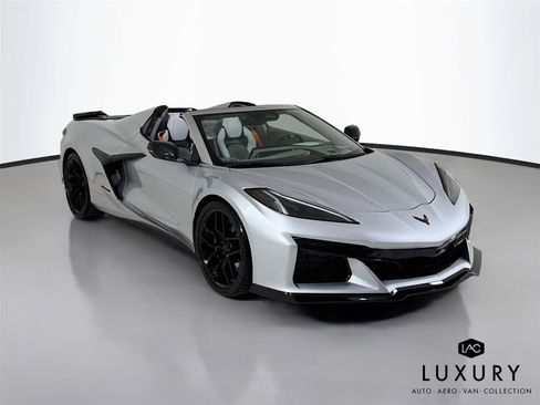 Used 2026 Chevrolet Corvette Z06 RWD image 3