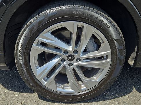 Used 2023 Audi Q7 3.0T Premium w/ Convenience Package AWD/4WD image 8