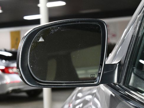 Used 2019 Jeep Cherokee Limited image 63