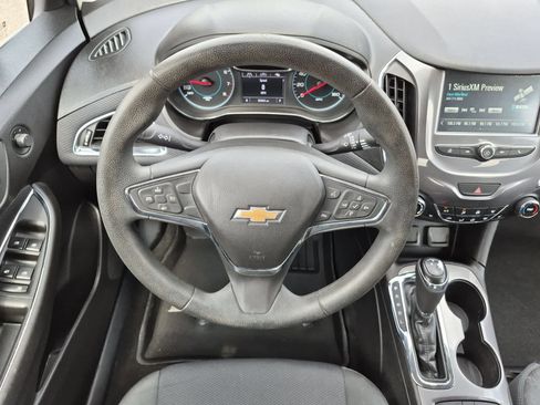 Used 2017 Chevrolet Cruze LT w/ Convenience Package FWD image 22