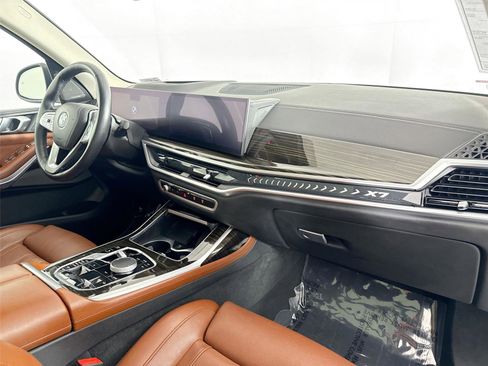 Used 2023 BMW X7 xDrive40i w/ Premium Package image 49