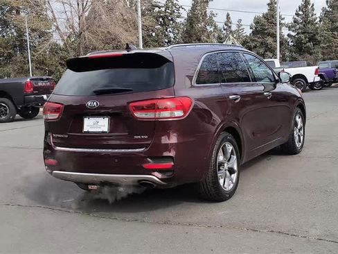 Used 2017 Kia Sorento SX image 8
