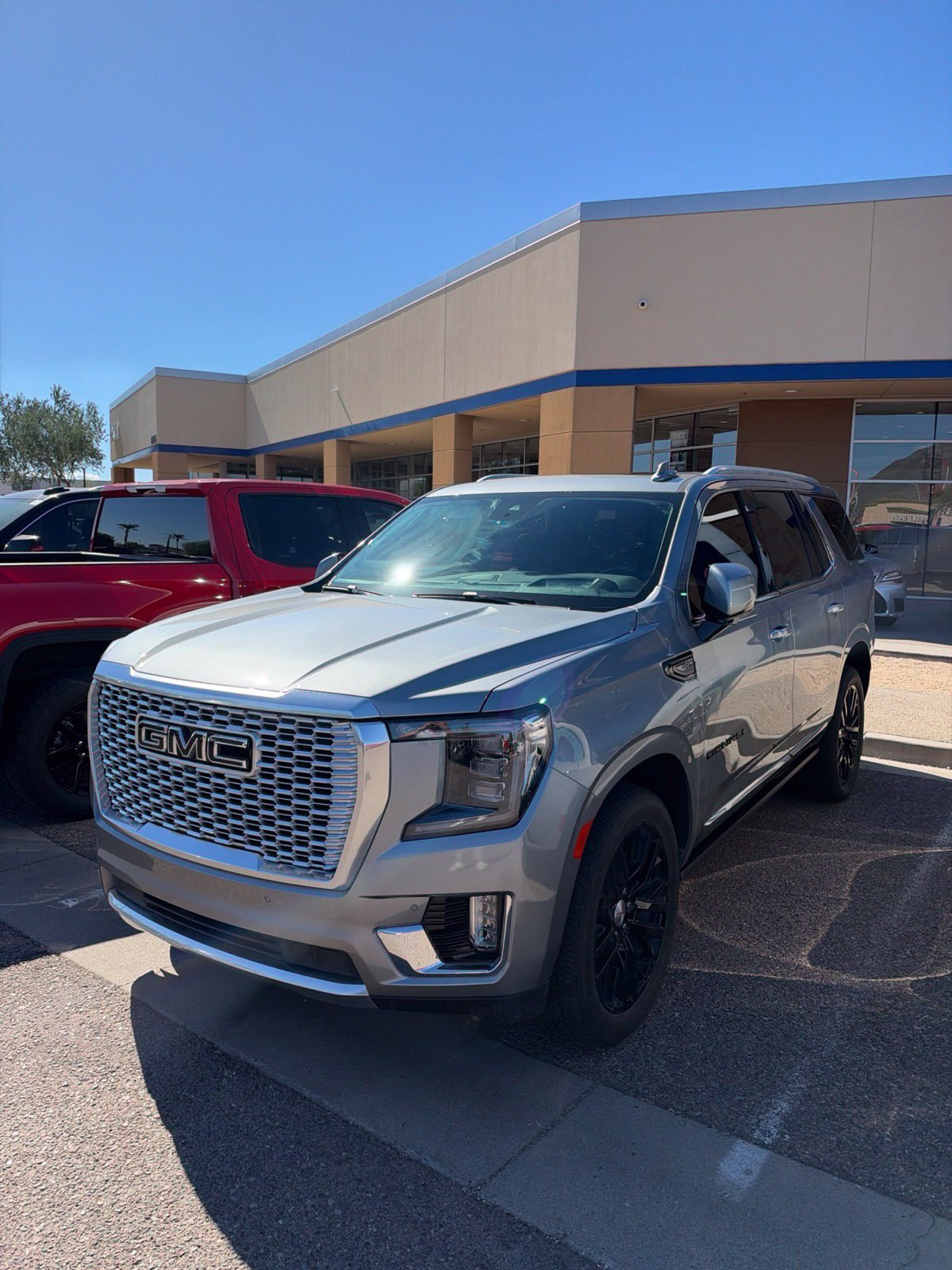 Used 2023 GMC Yukon Denali w/ LPO, Floor Liner Package AWD/4WD image 5