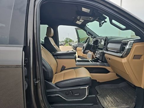 Used 2024 Ford F350 Lariat w/ Black Appearance Package AWD/4WD image 17