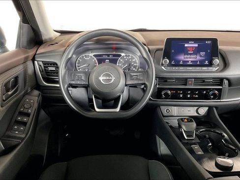 Used 2023 Nissan Rogue S AWD/4WD image 4