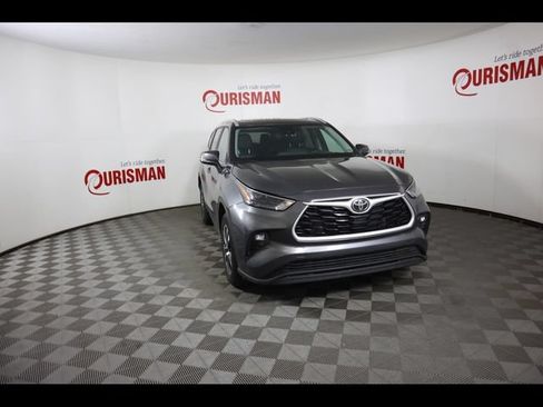 Used 2024 Toyota Highlander XLE FWD image 26