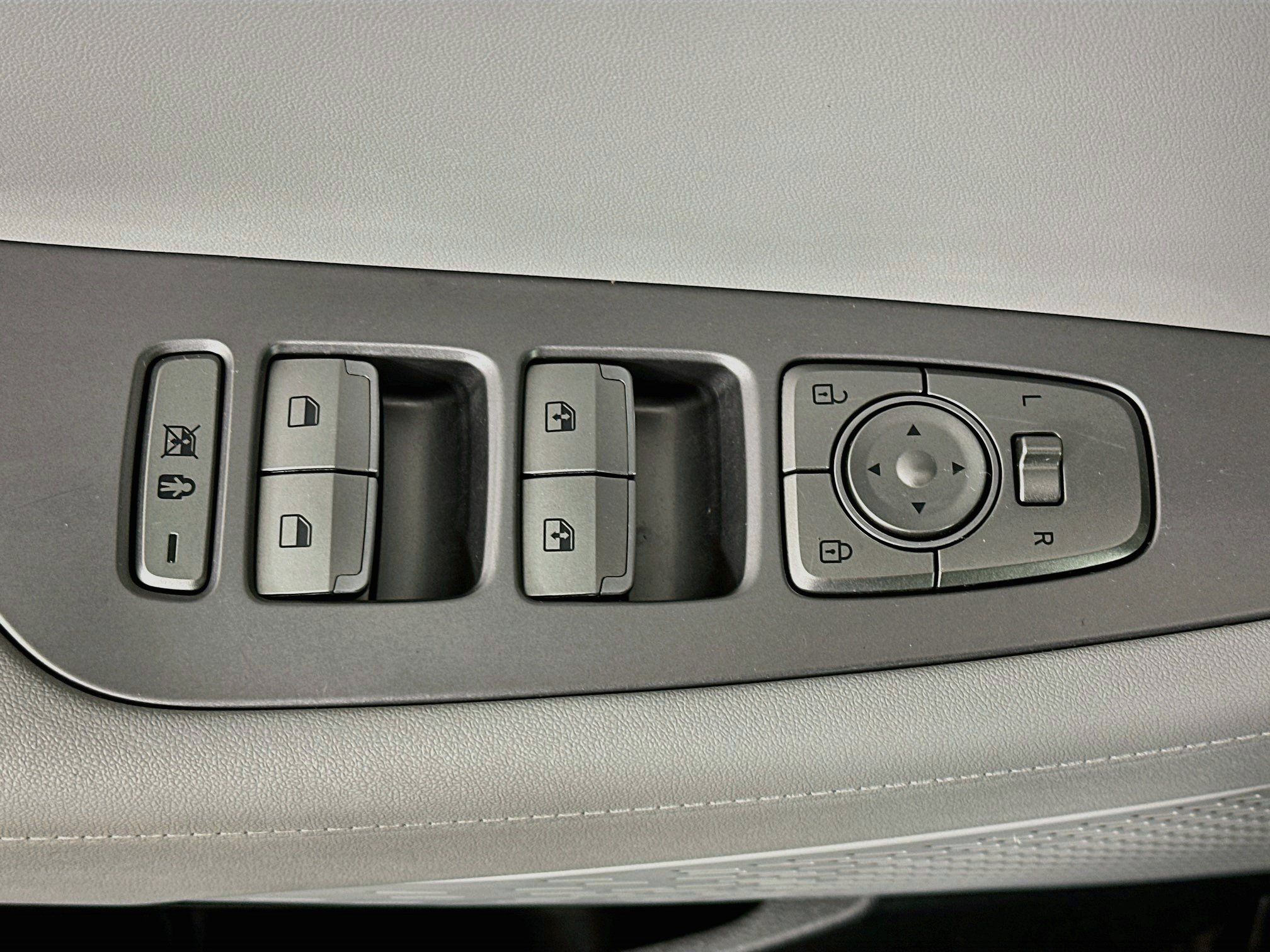 Used 2025 Hyundai Palisade SEL FWD image 15