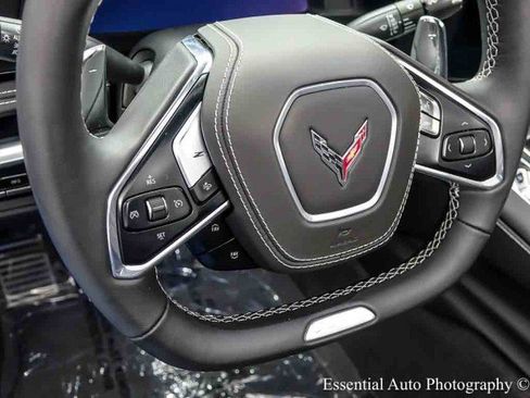 Used 2025 Chevrolet Corvette Z06 RWD image 17