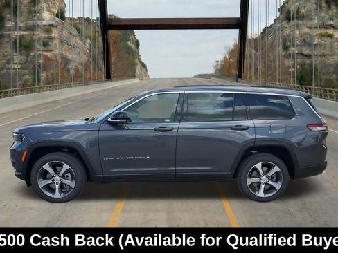 New 2025 Jeep Grand Cherokee L Limited w/ Luxury Tech Group II RWD image 8
