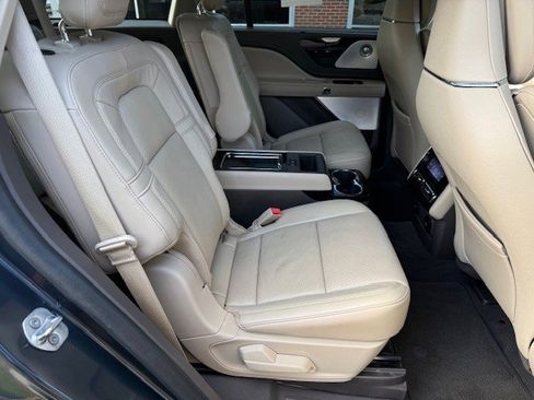 Used 2023 Lincoln Aviator Reserve w/ Equipment Group 201A RWD image 12